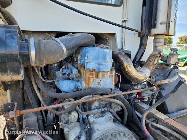 image for item KH9217 2001 Mack MR  truck cab and chassis