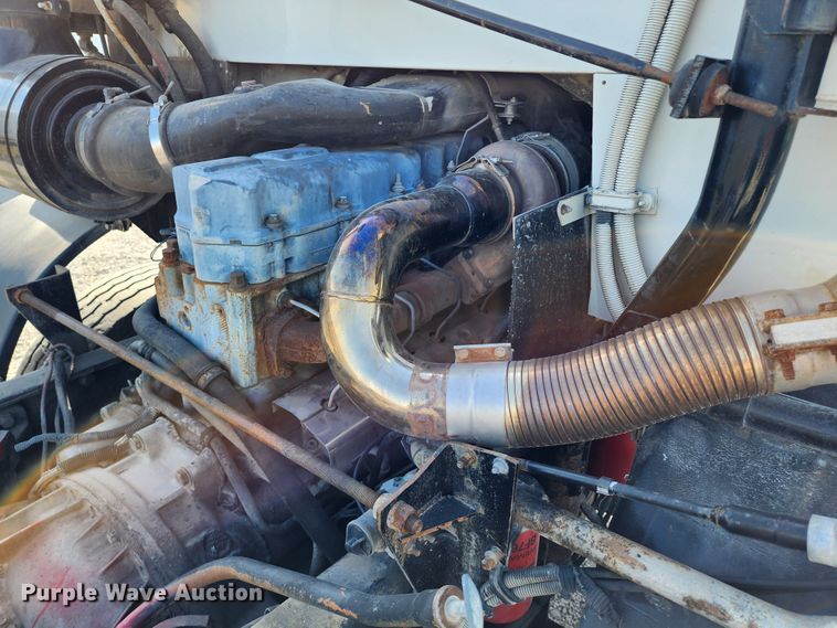 image for item KH9217 2001 Mack MR  truck cab and chassis