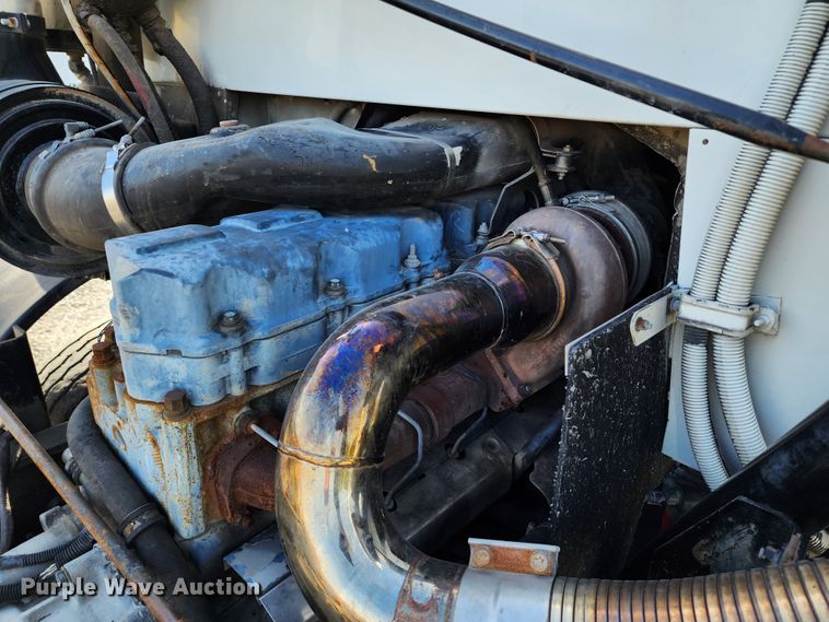 image for item KH9217 2001 Mack MR  truck cab and chassis