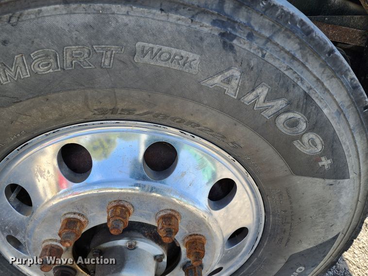 image for item KH9217 2001 Mack MR  truck cab and chassis