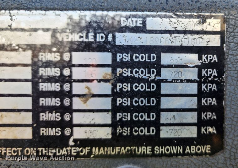 image for item KH9217 2001 Mack MR  truck cab and chassis