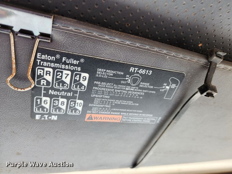 image for item KH9218 1986 Ford 8000  truck cab and chassis