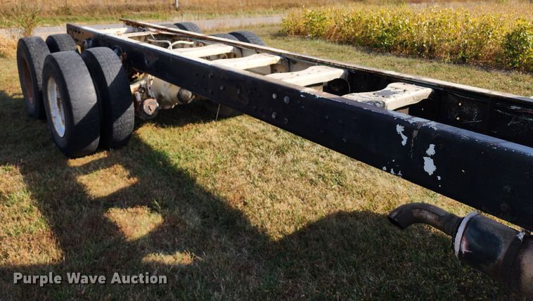 image for item KH9218 1986 Ford 8000  truck cab and chassis