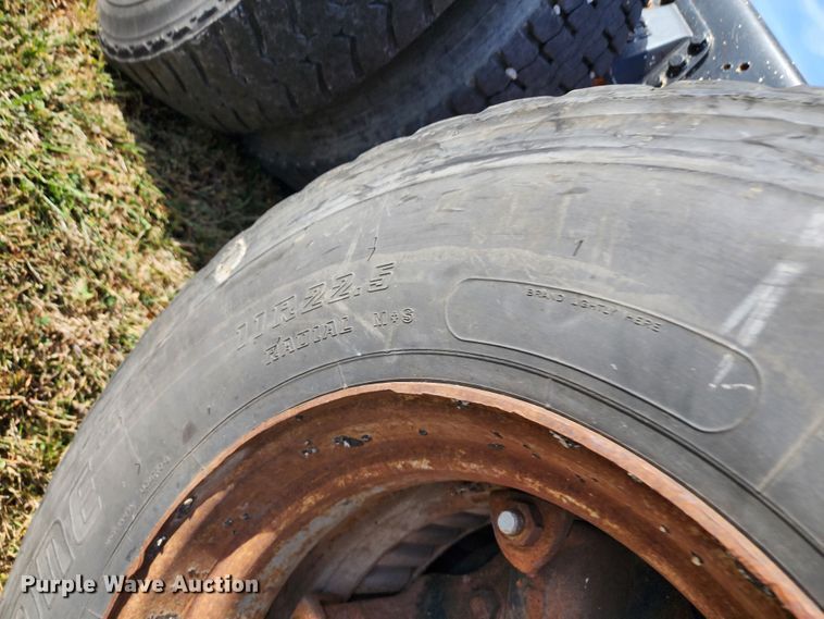 image for item KH9218 1986 Ford 8000  truck cab and chassis