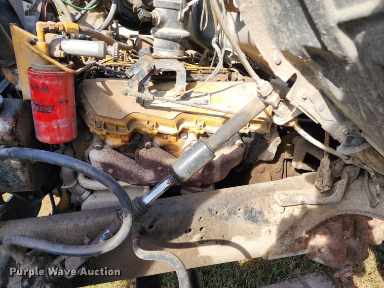 image for item KH9218 1986 Ford 8000  truck cab and chassis