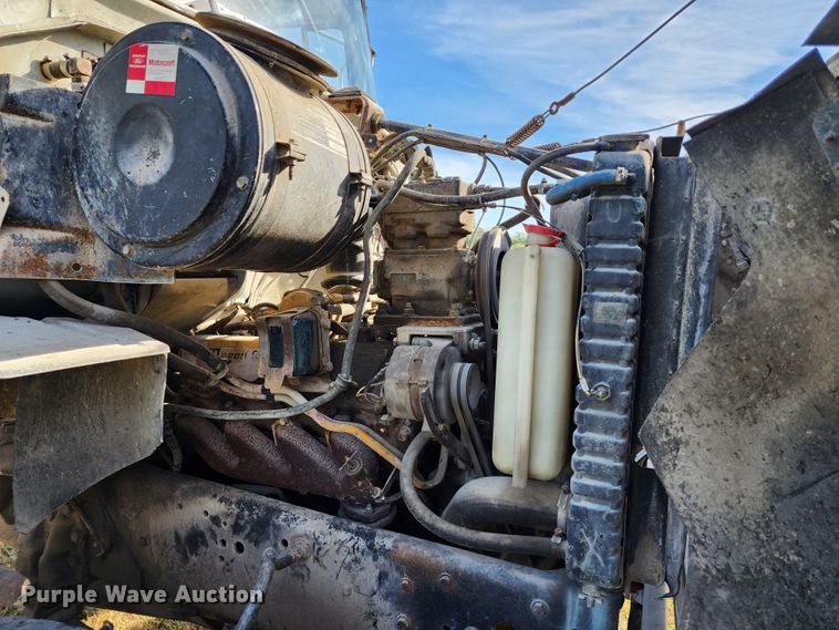 image for item KH9218 1986 Ford 8000  truck cab and chassis