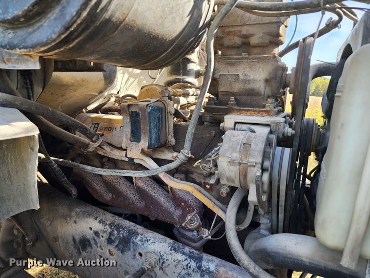 image for item KH9218 1986 Ford 8000  truck cab and chassis