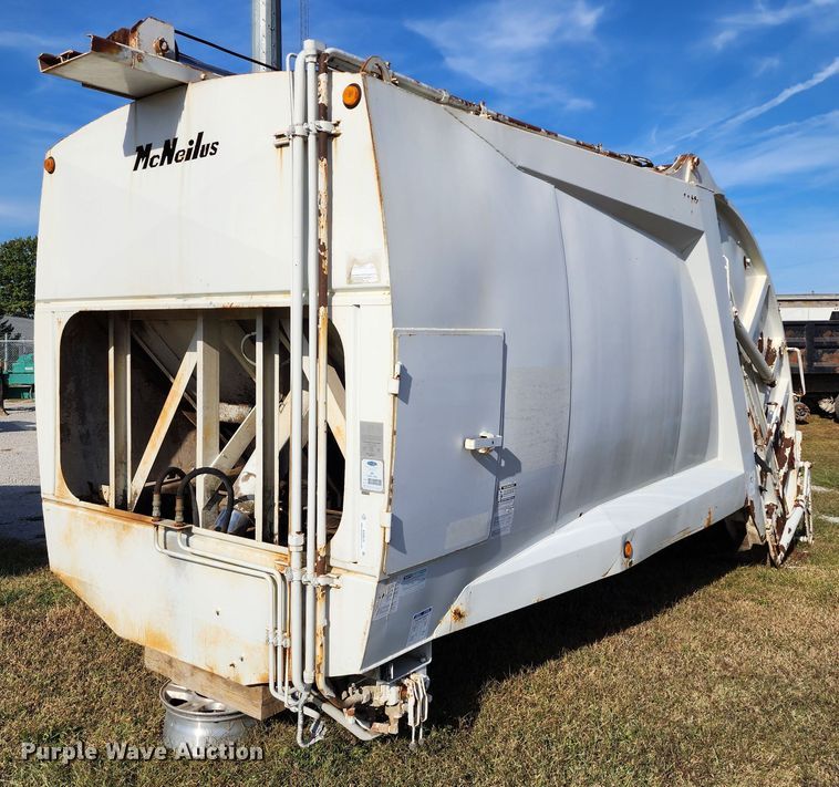 image for item KH9219 McNelius 2010  refuse bed
