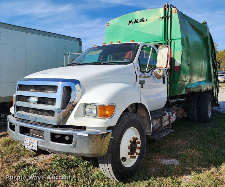 image for item KH9221 2008 Ford F750 Super Duty  refuse truck