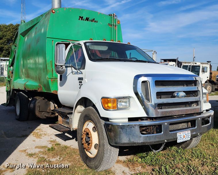 image for item KH9221 2008 Ford F750 Super Duty  refuse truck