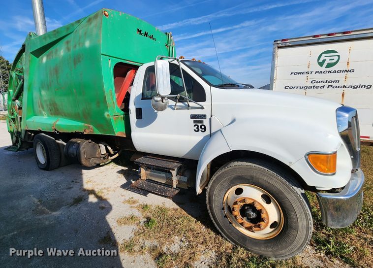 image for item KH9221 2008 Ford F750 Super Duty  refuse truck
