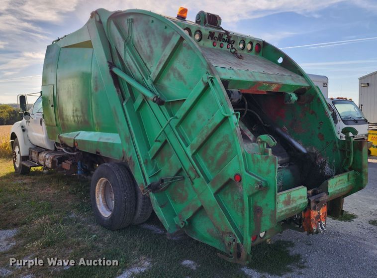 image for item KH9221 2008 Ford F750 Super Duty  refuse truck