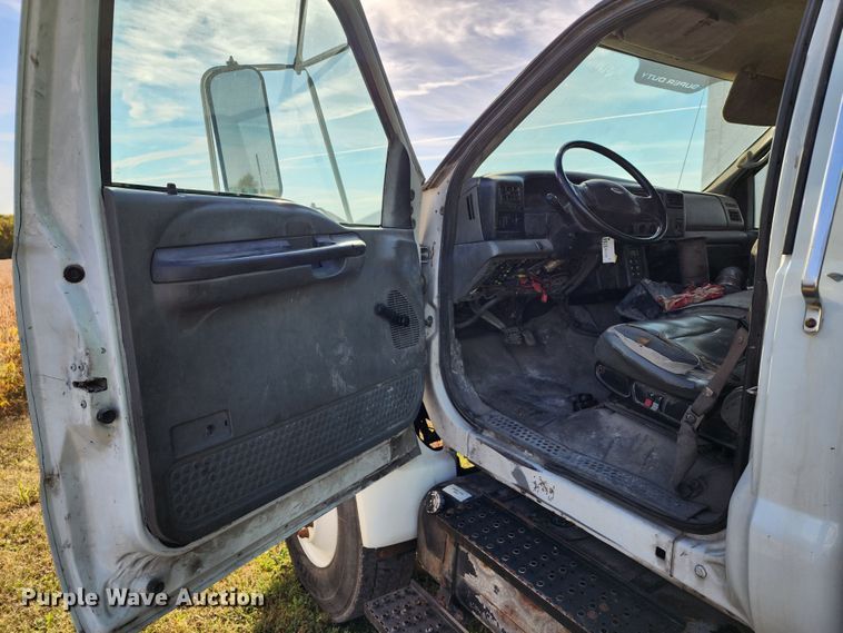 image for item KH9221 2008 Ford F750 Super Duty  refuse truck