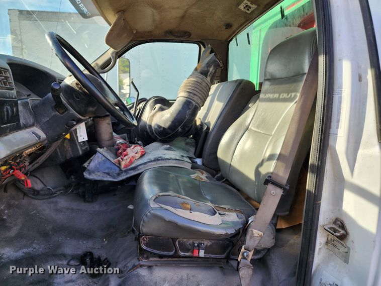 image for item KH9221 2008 Ford F750 Super Duty  refuse truck