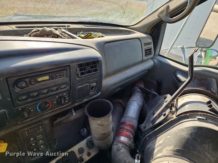 image for item KH9221 2008 Ford F750 Super Duty  refuse truck