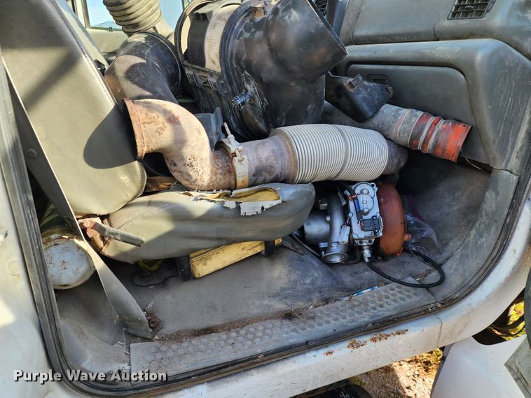 image for item KH9221 2008 Ford F750 Super Duty  refuse truck