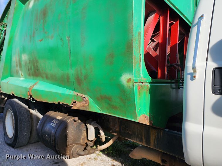 image for item KH9221 2008 Ford F750 Super Duty  refuse truck