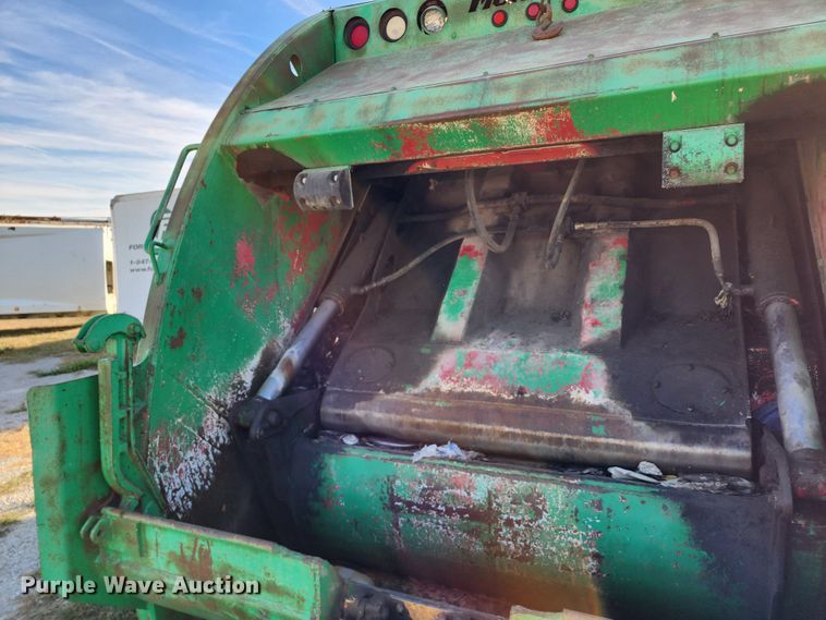 image for item KH9221 2008 Ford F750 Super Duty  refuse truck