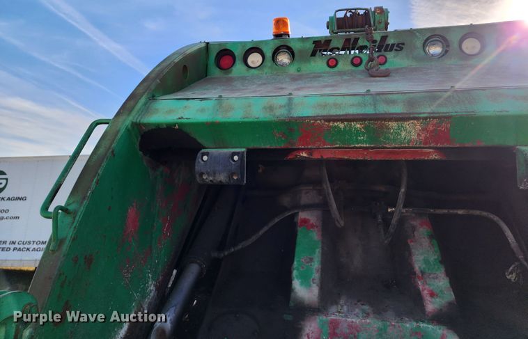 image for item KH9221 2008 Ford F750 Super Duty  refuse truck