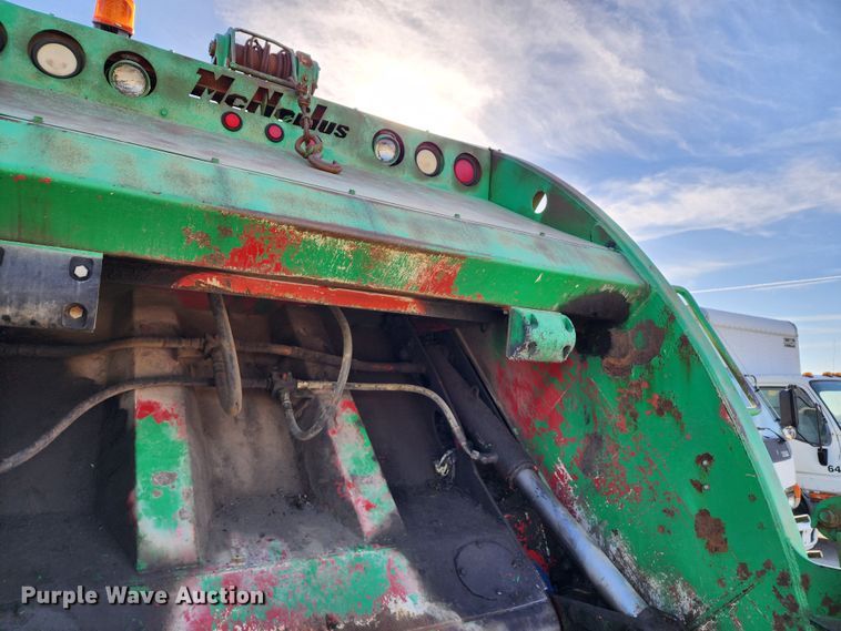 image for item KH9221 2008 Ford F750 Super Duty  refuse truck