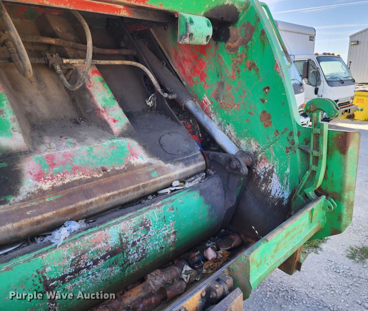 image for item KH9221 2008 Ford F750 Super Duty  refuse truck