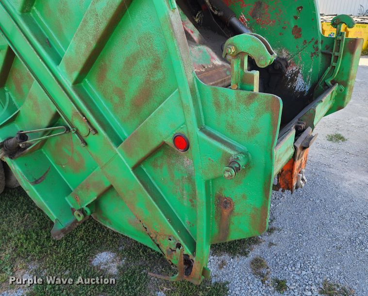 image for item KH9221 2008 Ford F750 Super Duty  refuse truck