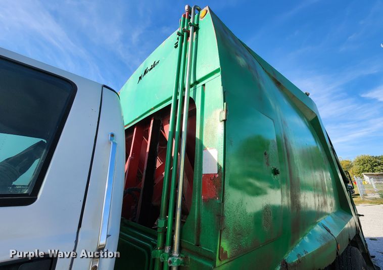 image for item KH9221 2008 Ford F750 Super Duty  refuse truck