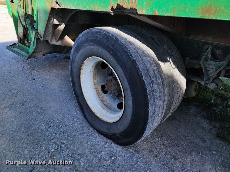 image for item KH9221 2008 Ford F750 Super Duty  refuse truck