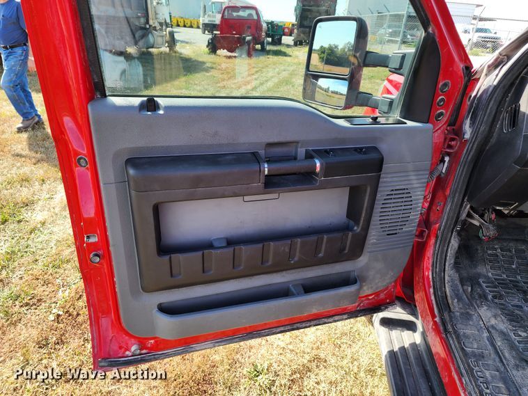 image for item KH9222 2011 Ford F550 Super Duty  hook lift truck