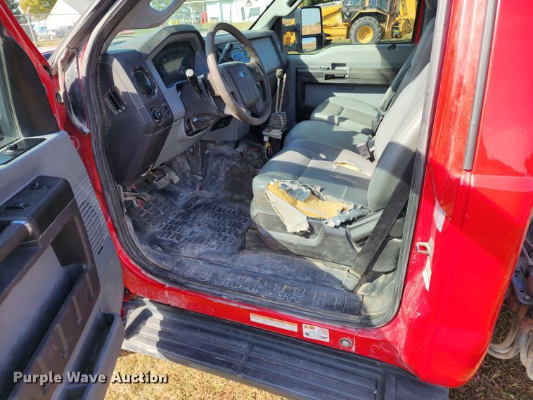 image for item KH9222 2011 Ford F550 Super Duty  hook lift truck