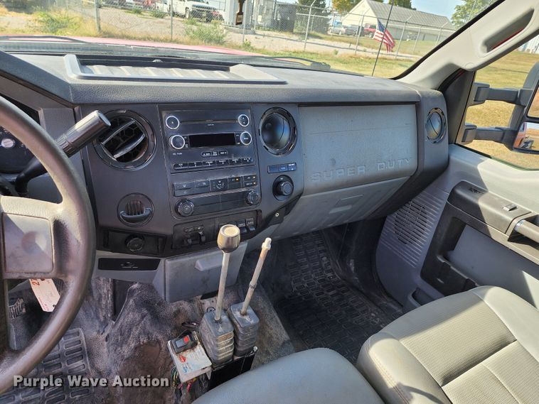 image for item KH9222 2011 Ford F550 Super Duty  hook lift truck