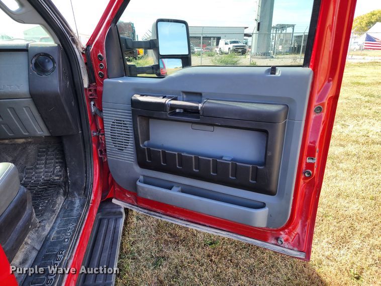 image for item KH9222 2011 Ford F550 Super Duty  hook lift truck