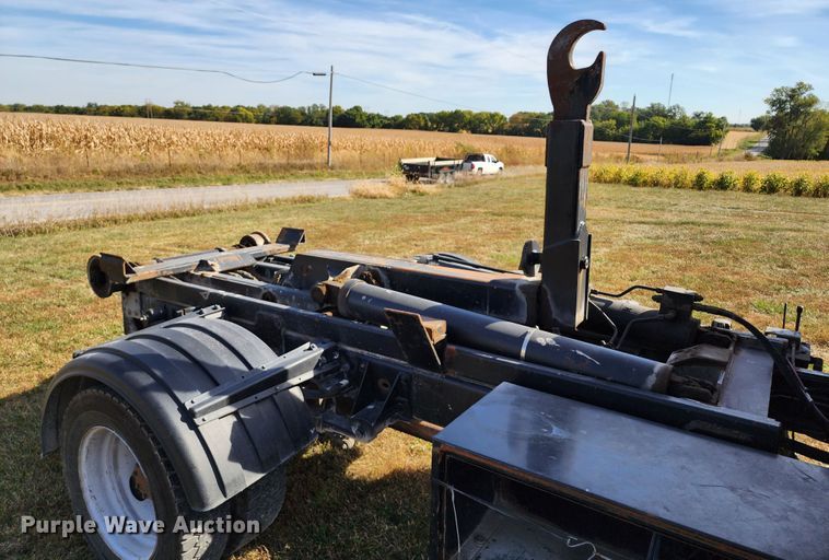 image for item KH9222 2011 Ford F550 Super Duty  hook lift truck