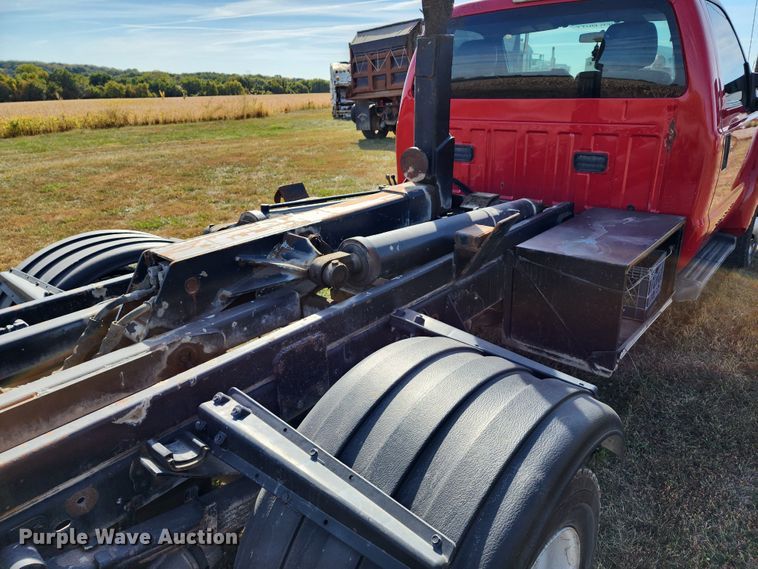 image for item KH9222 2011 Ford F550 Super Duty  hook lift truck