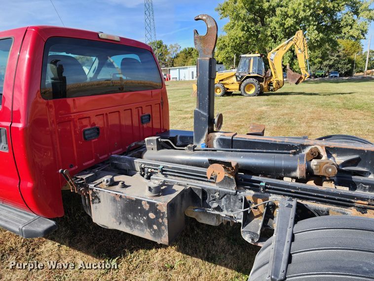 image for item KH9222 2011 Ford F550 Super Duty  hook lift truck