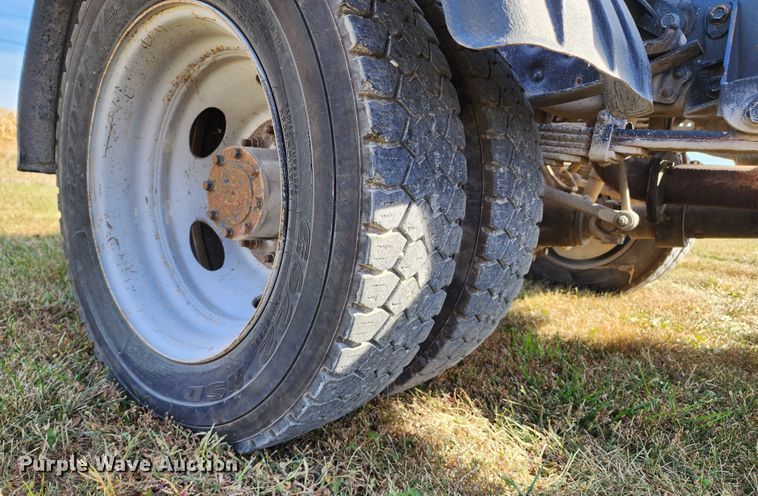 image for item KH9222 2011 Ford F550 Super Duty  hook lift truck