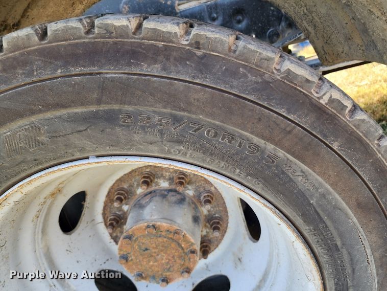 image for item KH9222 2011 Ford F550 Super Duty  hook lift truck