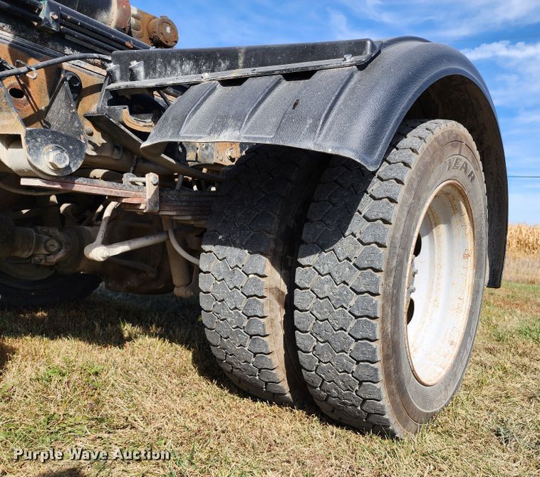 image for item KH9222 2011 Ford F550 Super Duty  hook lift truck