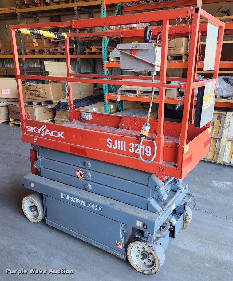 image for item KH9234 2007 Skyjack SJIII 3219  scissor lift