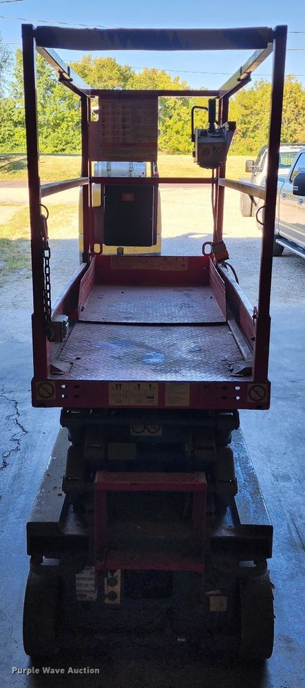 image for item KH9234 2007 Skyjack SJIII 3219  scissor lift