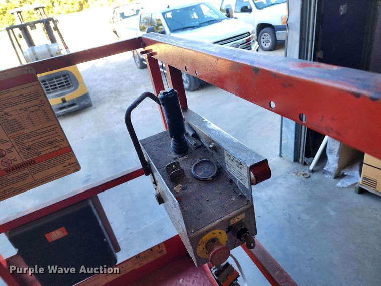 image for item KH9234 2007 Skyjack SJIII 3219  scissor lift