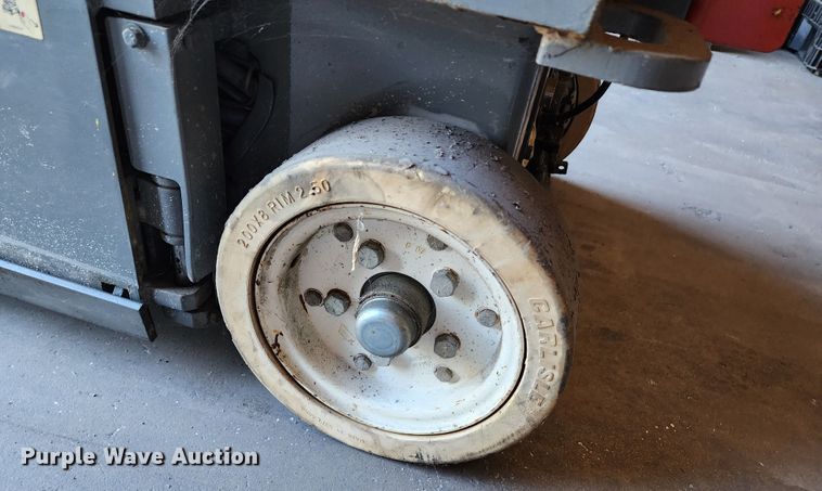 image for item KH9234 2007 Skyjack SJIII 3219  scissor lift