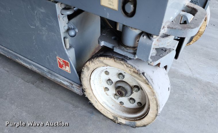 image for item KH9234 2007 Skyjack SJIII 3219  scissor lift