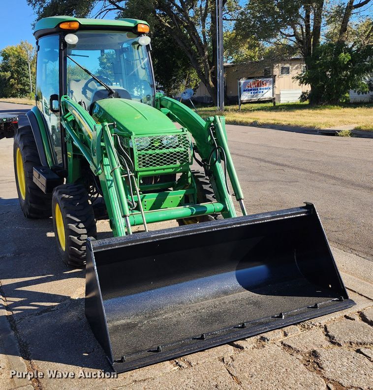 image for item KH9235 2007 John Deere 4720  MFWD tractor