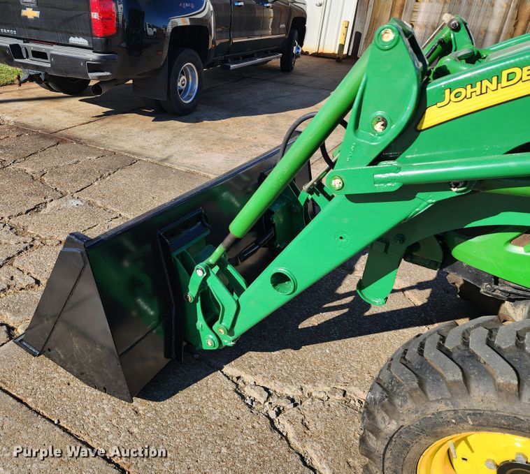 image for item KH9235 2007 John Deere 4720  MFWD tractor