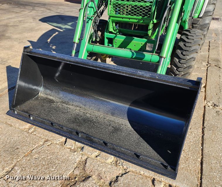 image for item KH9235 2007 John Deere 4720  MFWD tractor