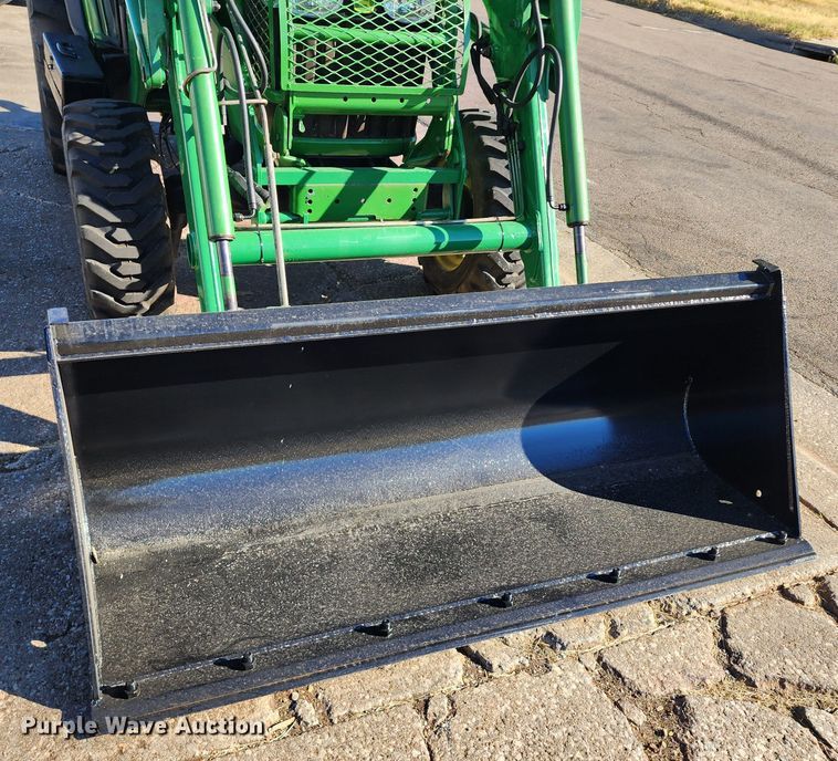 image for item KH9235 2007 John Deere 4720  MFWD tractor