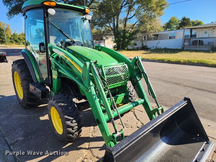 image for item KH9235 2007 John Deere 4720  MFWD tractor