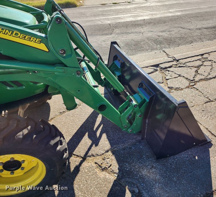 image for item KH9235 2007 John Deere 4720  MFWD tractor