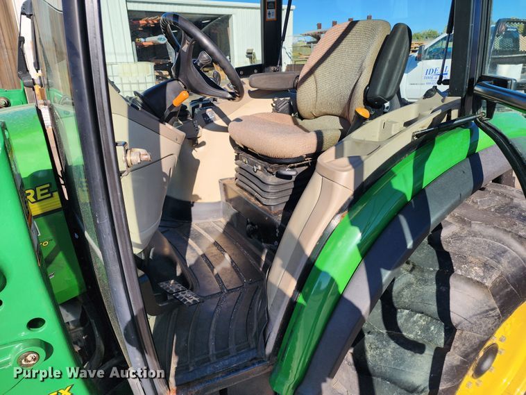image for item KH9235 2007 John Deere 4720  MFWD tractor